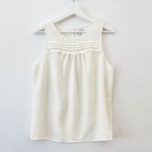 Elle - Off White sleeveless top with pleats
